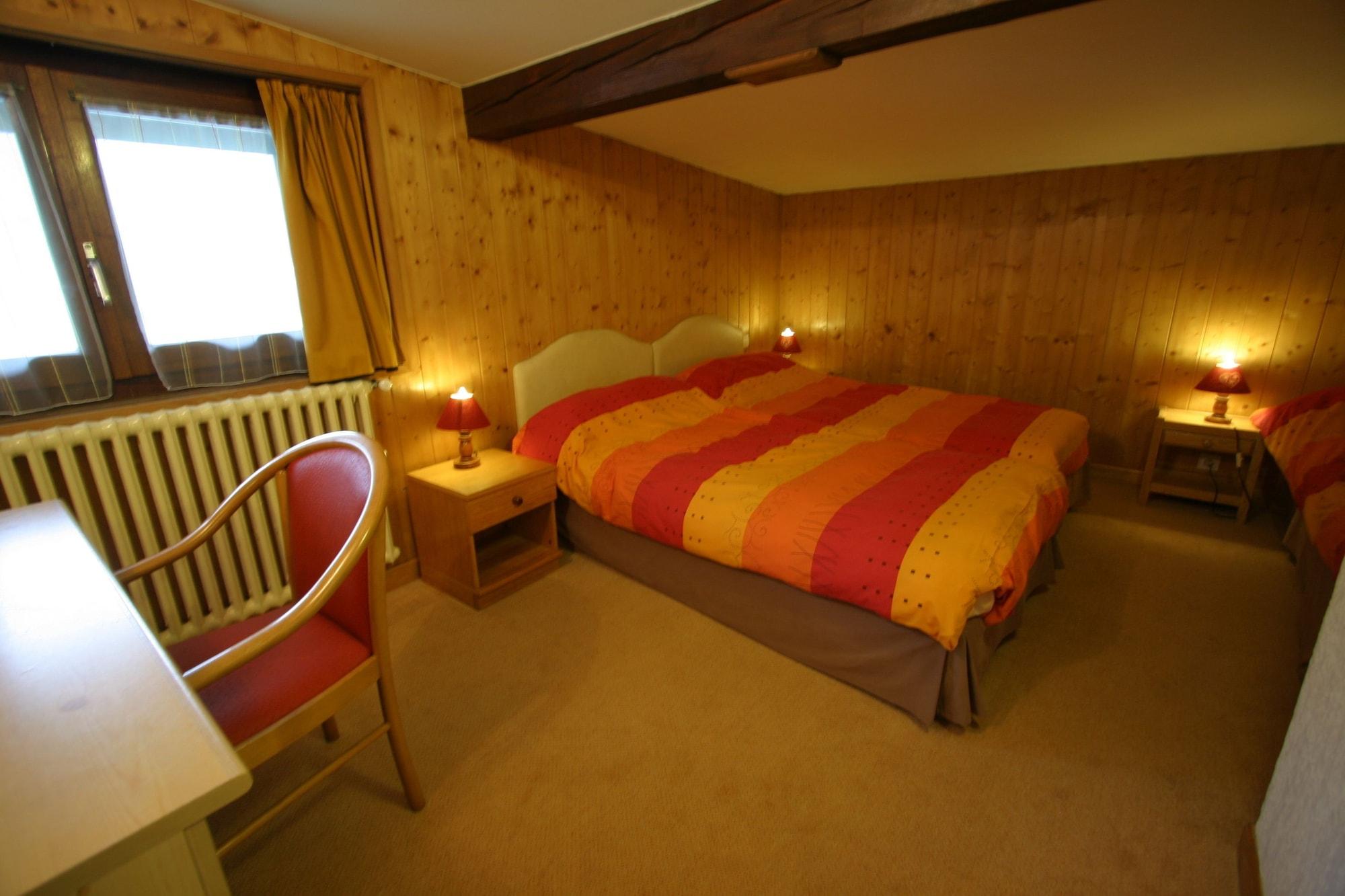Chris-Tal Hotel Лез-Уш Экстерьер фото