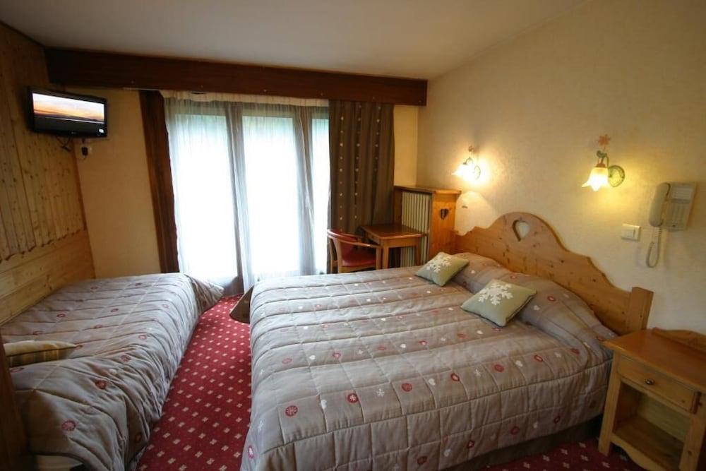 Chris-Tal Hotel Лез-Уш Экстерьер фото