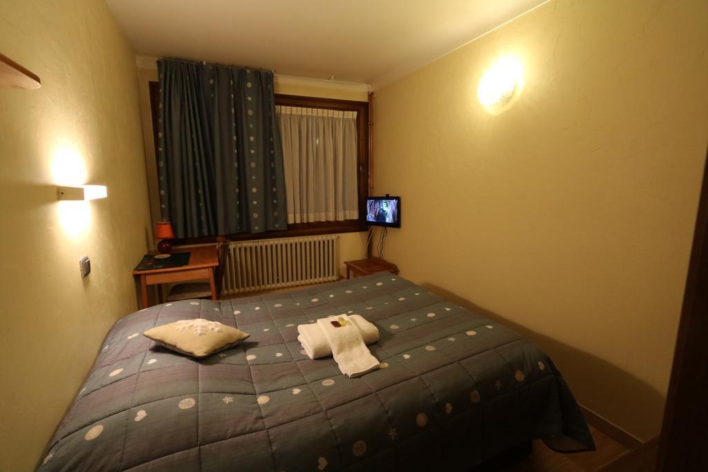 Chris-Tal Hotel Лез-Уш Экстерьер фото
