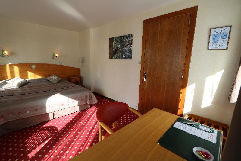 Chris-Tal Hotel Лез-Уш Экстерьер фото