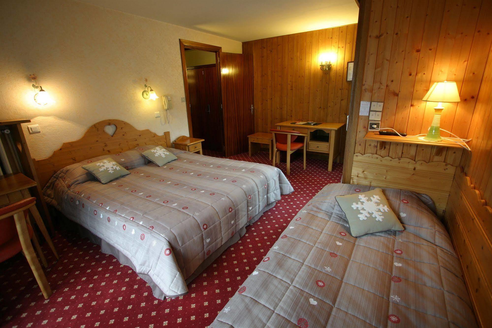 Chris-Tal Hotel Лез-Уш Экстерьер фото