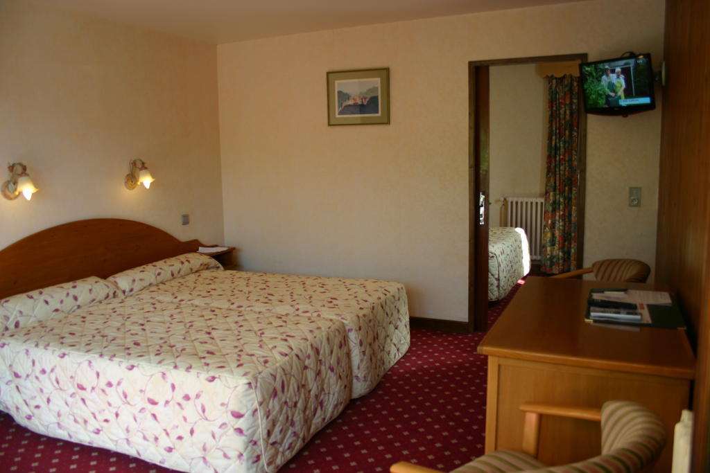 Chris-Tal Hotel Лез-Уш Экстерьер фото